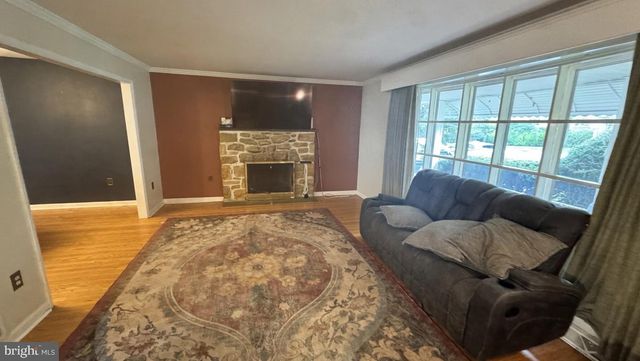 810 N LIMEKILN PIKE, Ambler, PA 19002