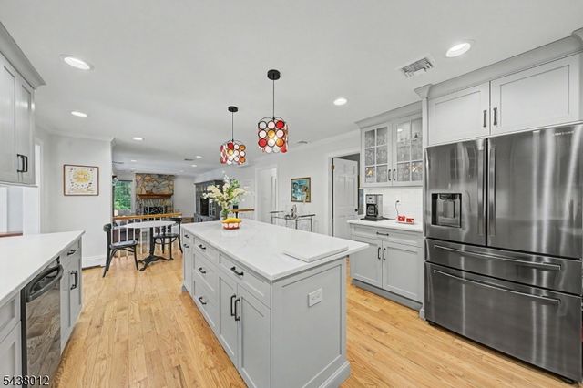 11 Goose Cove Ln, Ramsey Boro, NJ 07446