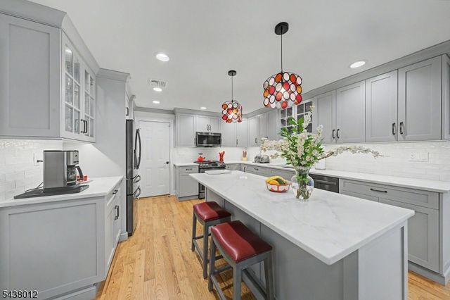 11 Goose Cove Ln, Ramsey Boro, NJ 07446