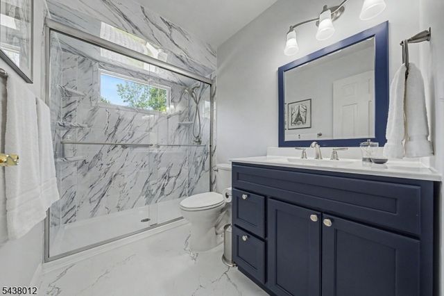 11 Goose Cove Ln, Ramsey Boro, NJ 07446