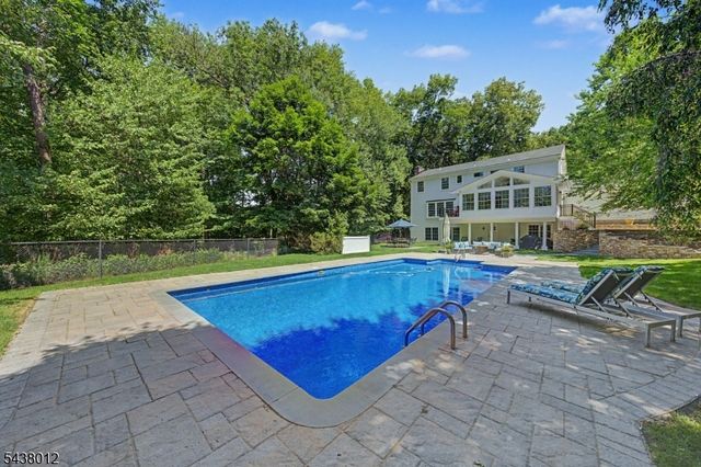 11 Goose Cove Ln, Ramsey Boro, NJ 07446