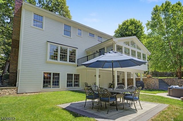 11 Goose Cove Ln, Ramsey Boro, NJ 07446
