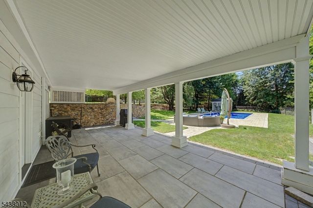 11 Goose Cove Ln, Ramsey Boro, NJ 07446