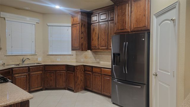 1020 Paradise Cove, Carrollton, TX 75006