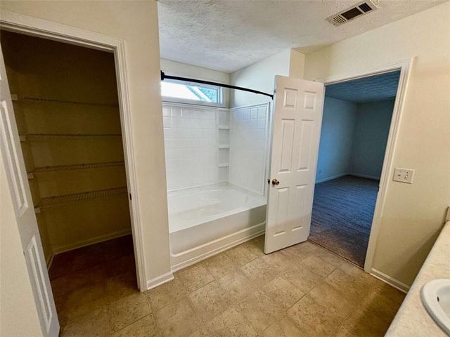 2735 Meadow Trace, Grayson, GA 30017