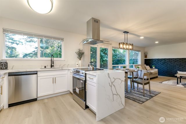 2727 S 357th Place, Federal Way, WA 98003