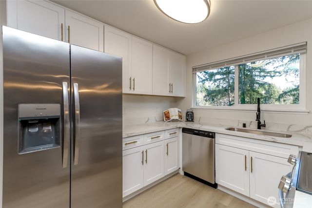2727 S 357th Place, Federal Way, WA 98003