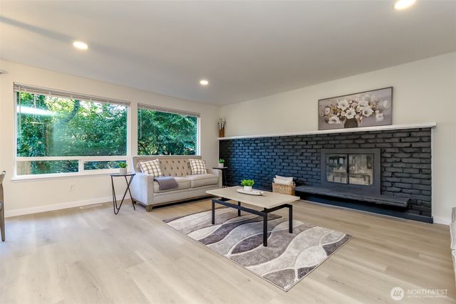 2727 S 357th Place, Federal Way, WA 98003