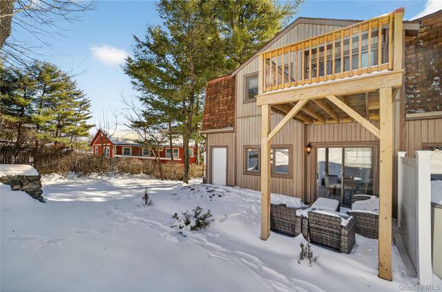 20 Beecher Lane, Peekskill, NY 10566