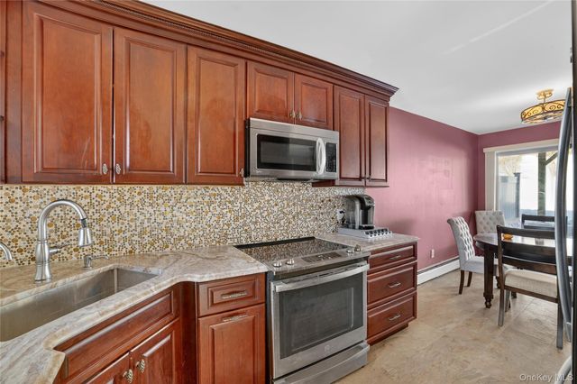 20 Beecher Lane, Peekskill, NY 10566