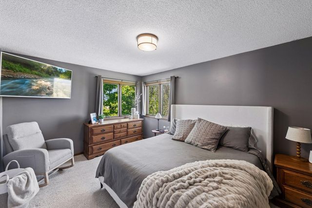 2085 Austin Circle, Shakopee, MN 55379