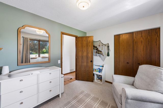 2085 Austin Circle, Shakopee, MN 55379