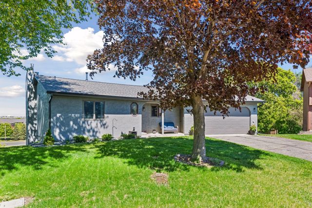 2085 Austin Circle, Shakopee, MN 55379