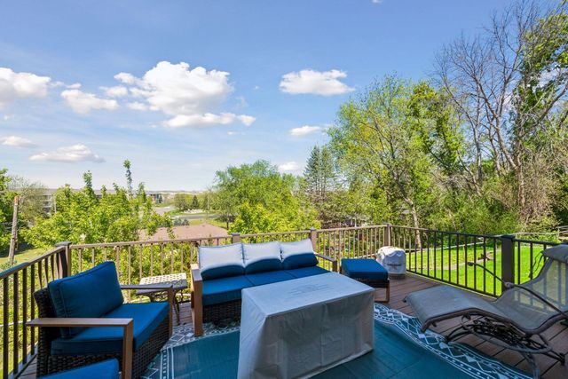 2085 Austin Circle, Shakopee, MN 55379