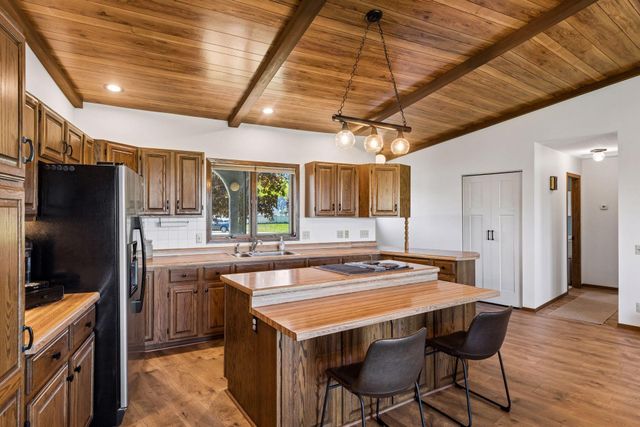 2085 Austin Circle, Shakopee, MN 55379