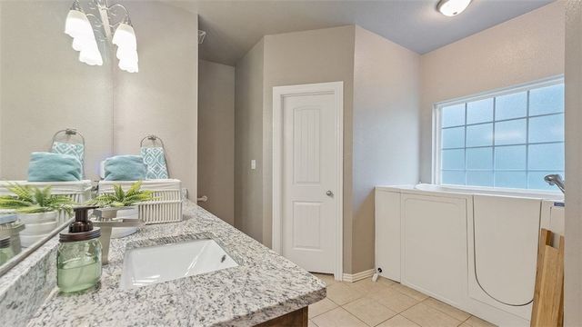 1207 SW Willow Bend Avenue, Bentonville, AR 72713