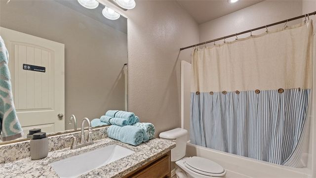 1207 SW Willow Bend Avenue, Bentonville, AR 72713
