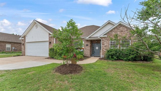 1207 SW Willow Bend Avenue, Bentonville, AR 72713