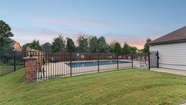 1207 SW Willow Bend Avenue, Bentonville, AR 72713