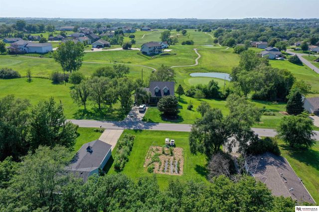 1916 Beaver Lake Boulevard, Plattsmouth, NE 68048