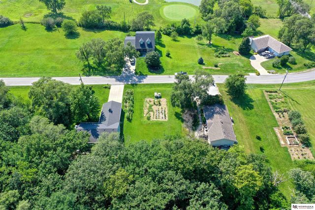 1916 Beaver Lake Boulevard, Plattsmouth, NE 68048