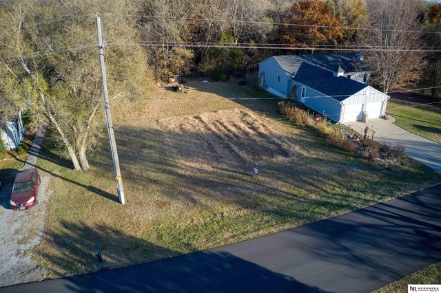 1916 Beaver Lake Boulevard, Plattsmouth, NE 68048