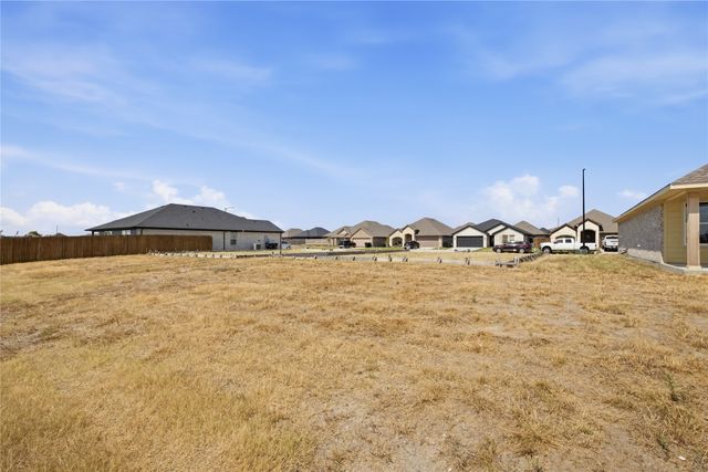 605 Greyson Lane, Greenville, TX 75402