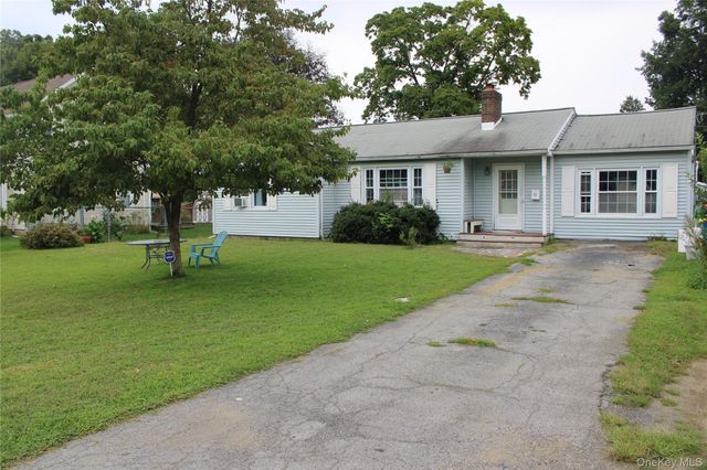 15 Caywood Place, Hyde Park, NY 12538