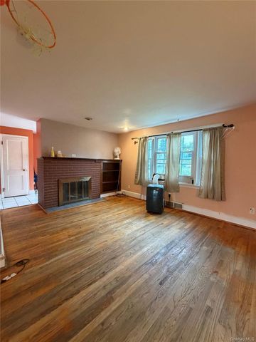 15 Caywood Place, Hyde Park, NY 12538