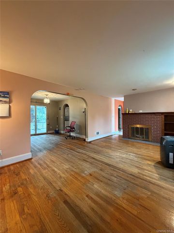 15 Caywood Place, Hyde Park, NY 12538