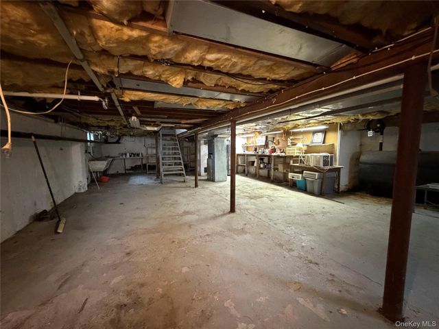 15 Caywood Place, Hyde Park, NY 12538