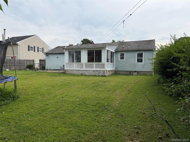 15 Caywood Place, Hyde Park, NY 12538