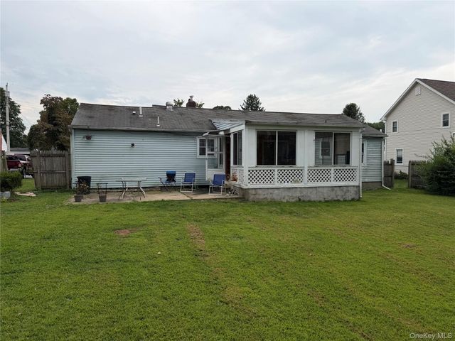 15 Caywood Place, Hyde Park, NY 12538