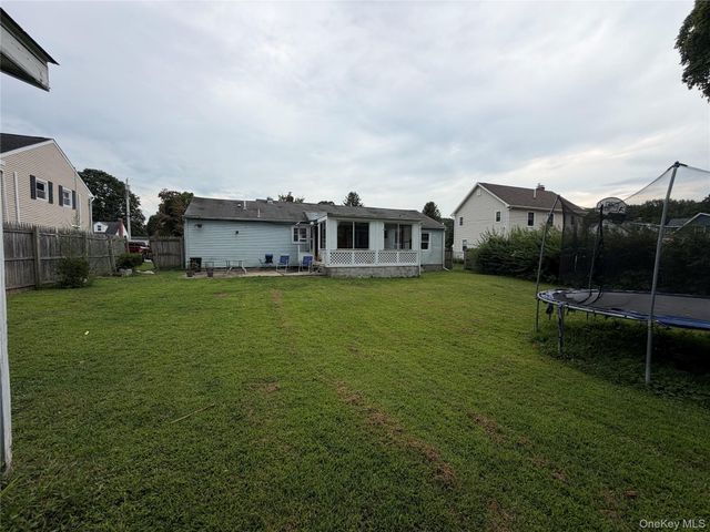 15 Caywood Place, Hyde Park, NY 12538