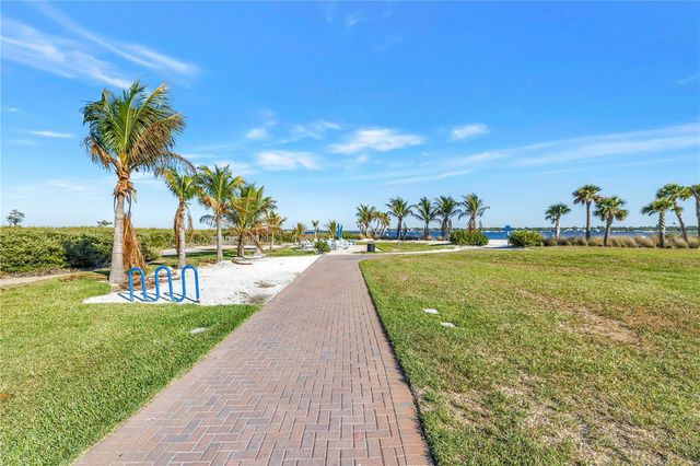 513 17TH AVENUE E, Palmetto, FL 34221