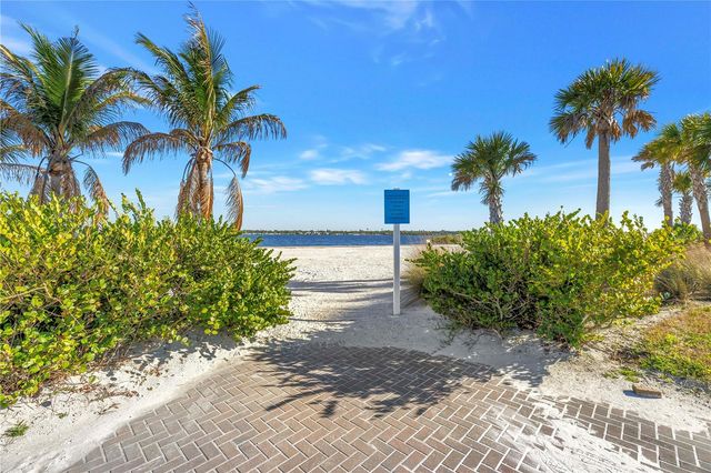 513 17TH AVENUE E, Palmetto, FL 34221