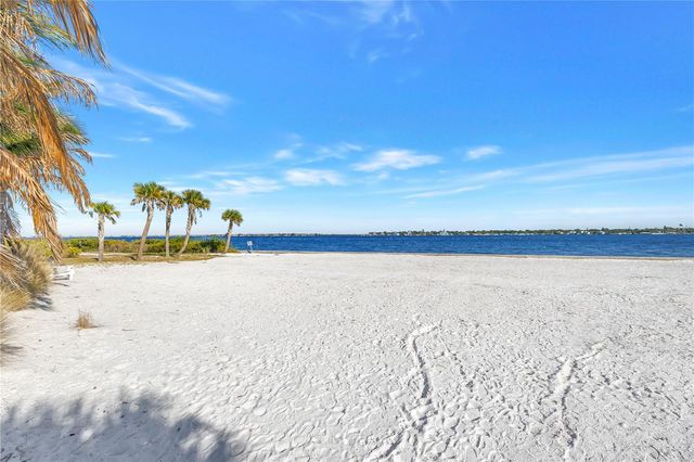 513 17TH AVENUE E, Palmetto, FL 34221