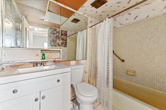 3091 E Sunrise Lakes Drive 302, Sunrise, FL 33322