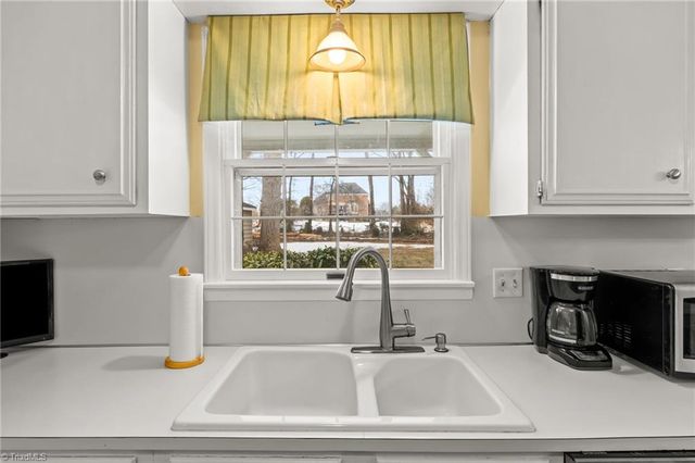 219 Prestwick Drive, High Point, NC 27265