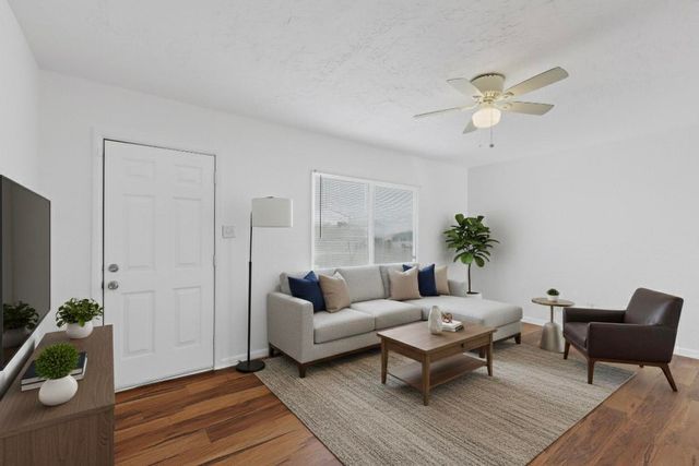 1011 W Castillo Avenue, Belen, NM 87002