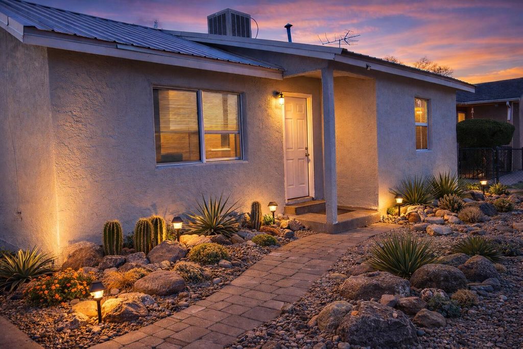 1011 W Castillo Avenue, Belen, NM 87002