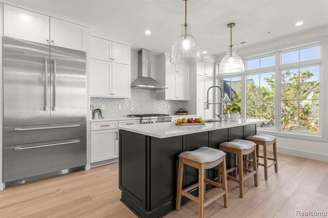 156 N Center Unit 203, Northville, MI 48167