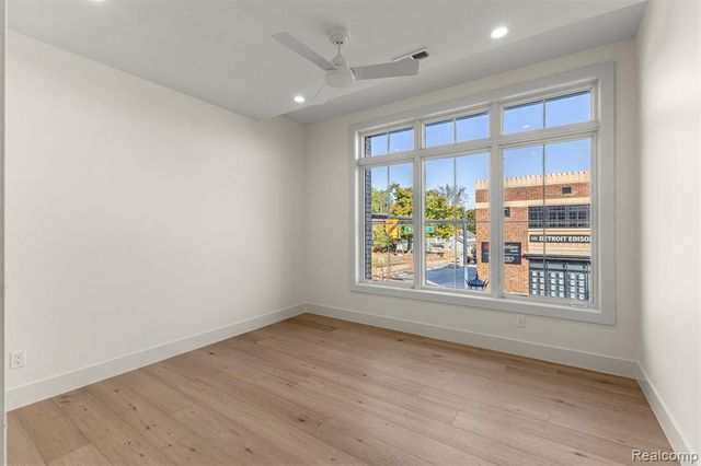 156 N Center Unit 203, Northville, MI 48167