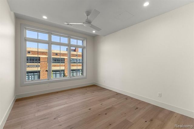 156 N Center Unit 203, Northville, MI 48167
