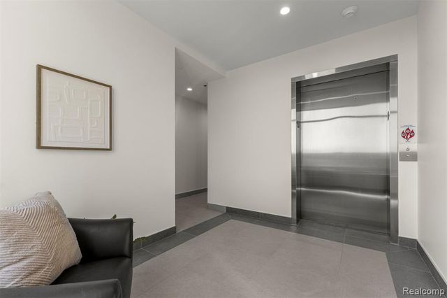 156 N Center Unit 203, Northville, MI 48167