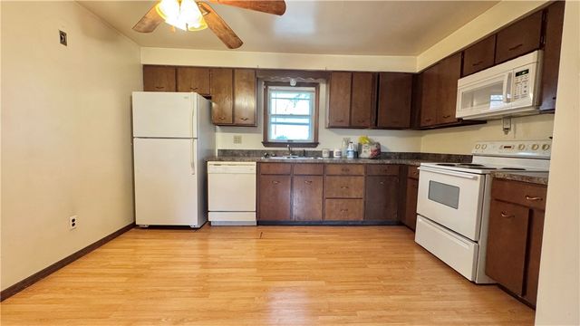 419 E Fairmont Ave, New Castle, PA 16105