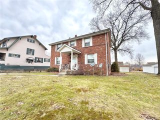 419 E Fairmont Ave, New Castle, PA 16105