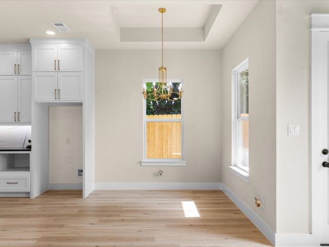 2127 Amanda Avenue, Fort Worth, TX 76105