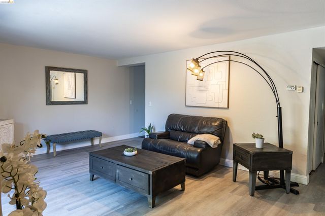 900 Cambridge Dr 31, Benicia, CA 94510