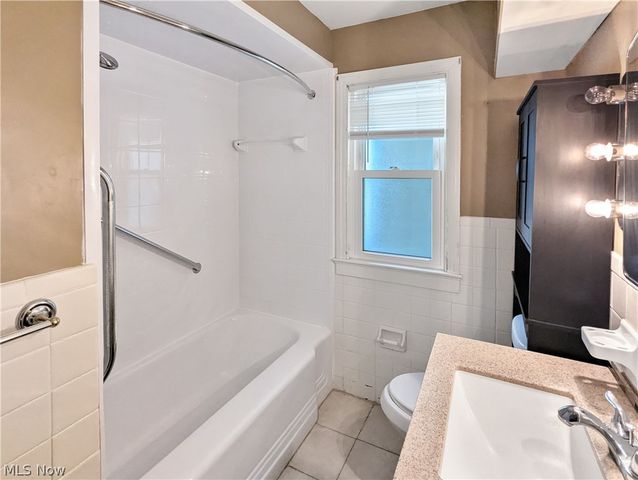 4135 Eastway Road, Cleveland, OH 44121